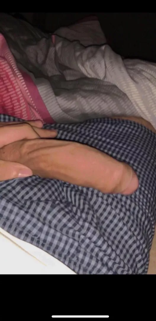 20 looking for a huge cock!!!User:Alexbln111 send me your cock for a response!!! BBC+++