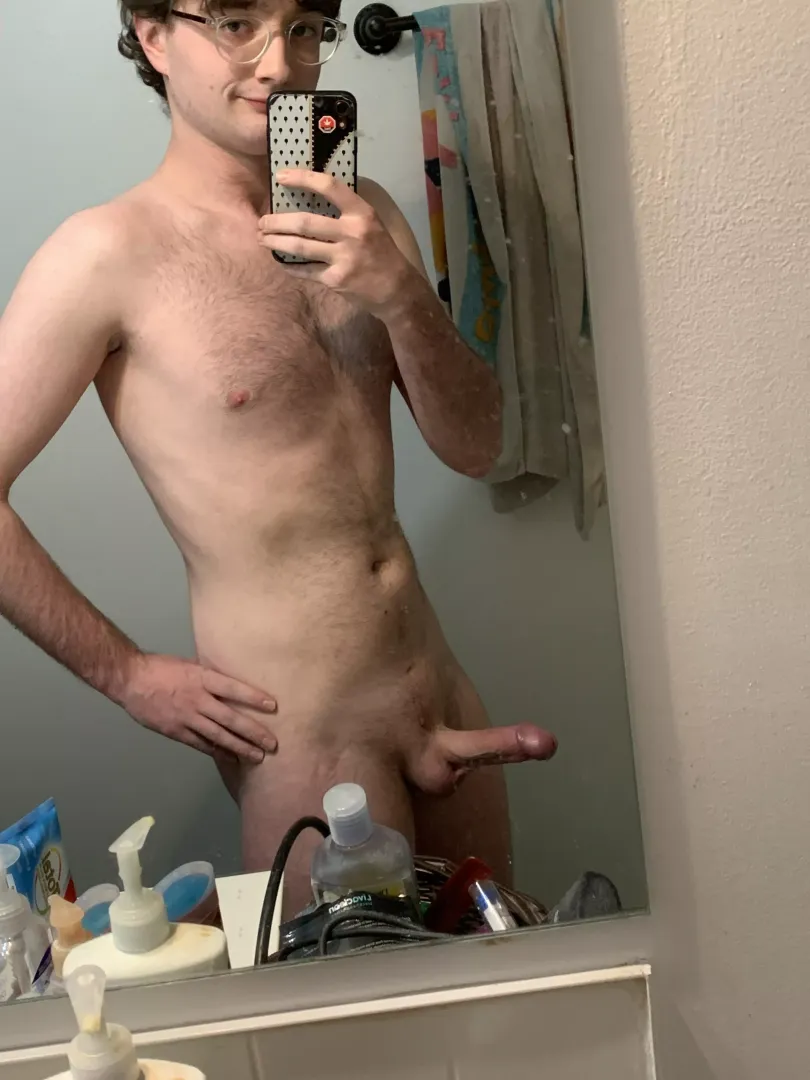 (20) looking to make some friends :3 DMs open