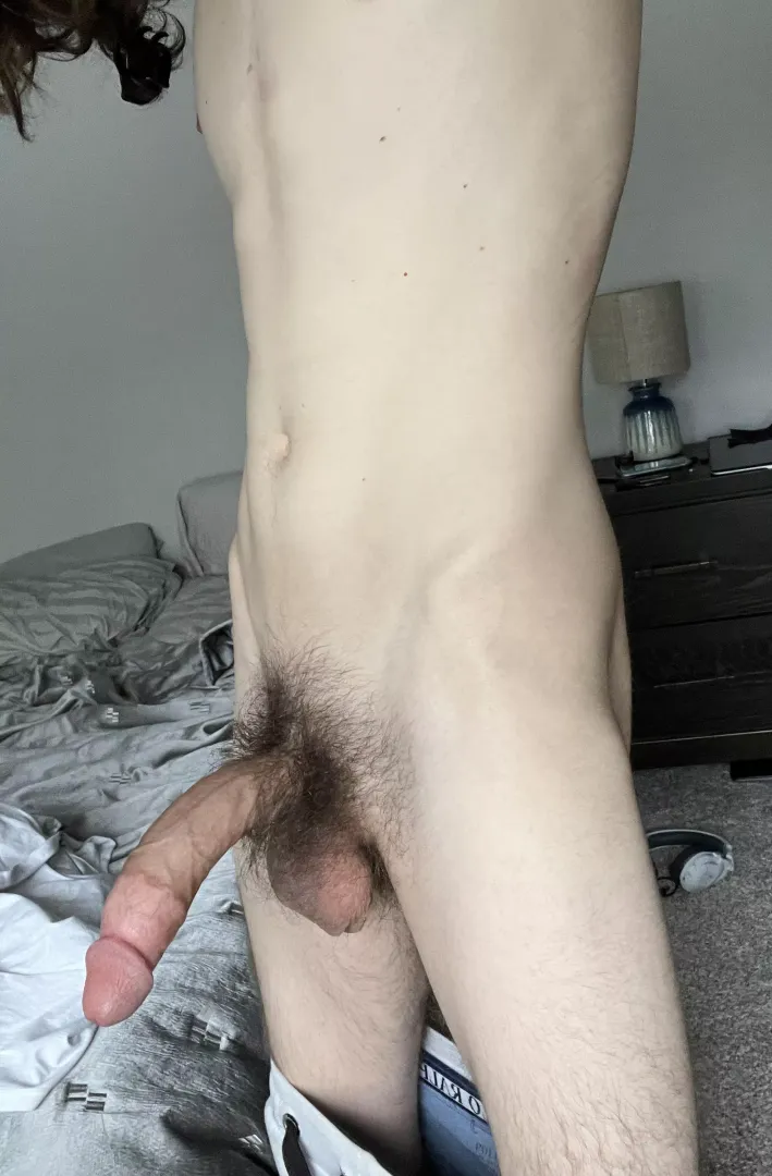 20, need a big smooth ass to drain my balls