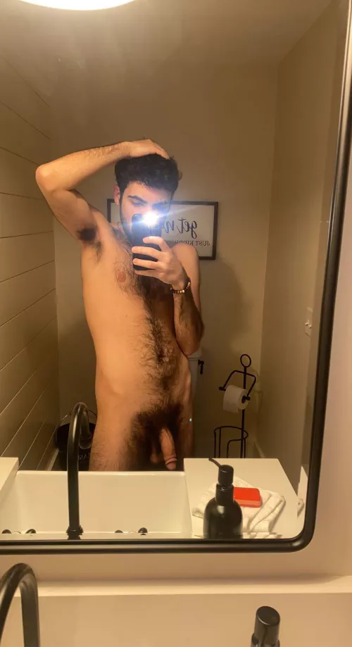 20 usa hairy looking for longterm buds:) plz be hairy and from usa feet+++ ijuty5580