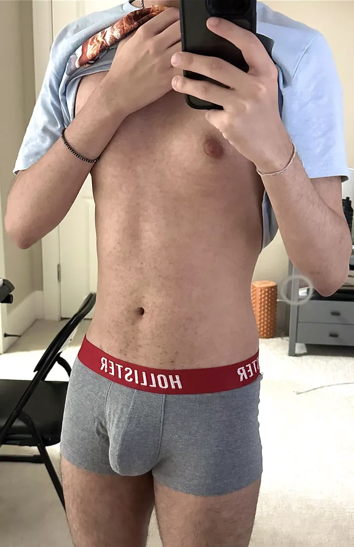 20 verbal twink. Looking to jerk live with fit verbal guys. Add: yokool2