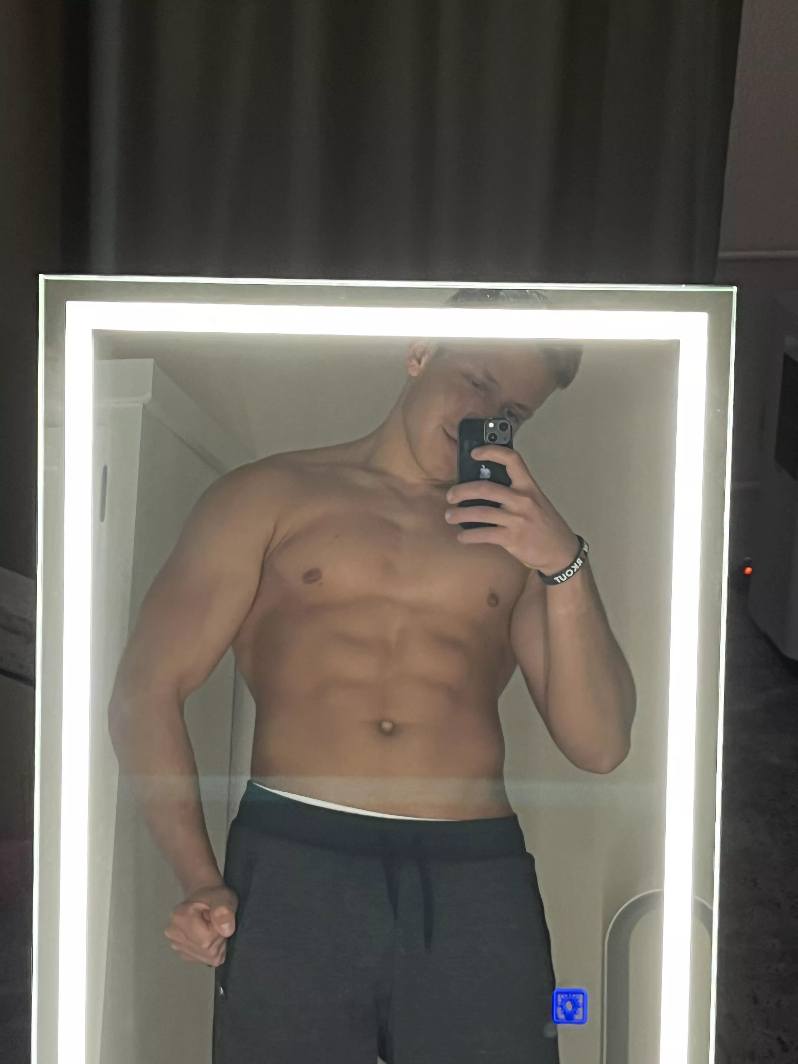 [20] Want to see more?👀🍆