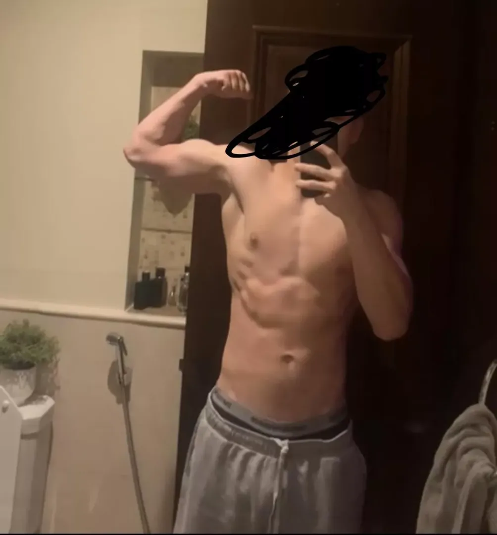 20us dom jock looking for a sub obedient slut(FIT ONLY). Send a pic to be added back. Snap: Evan_agold2022