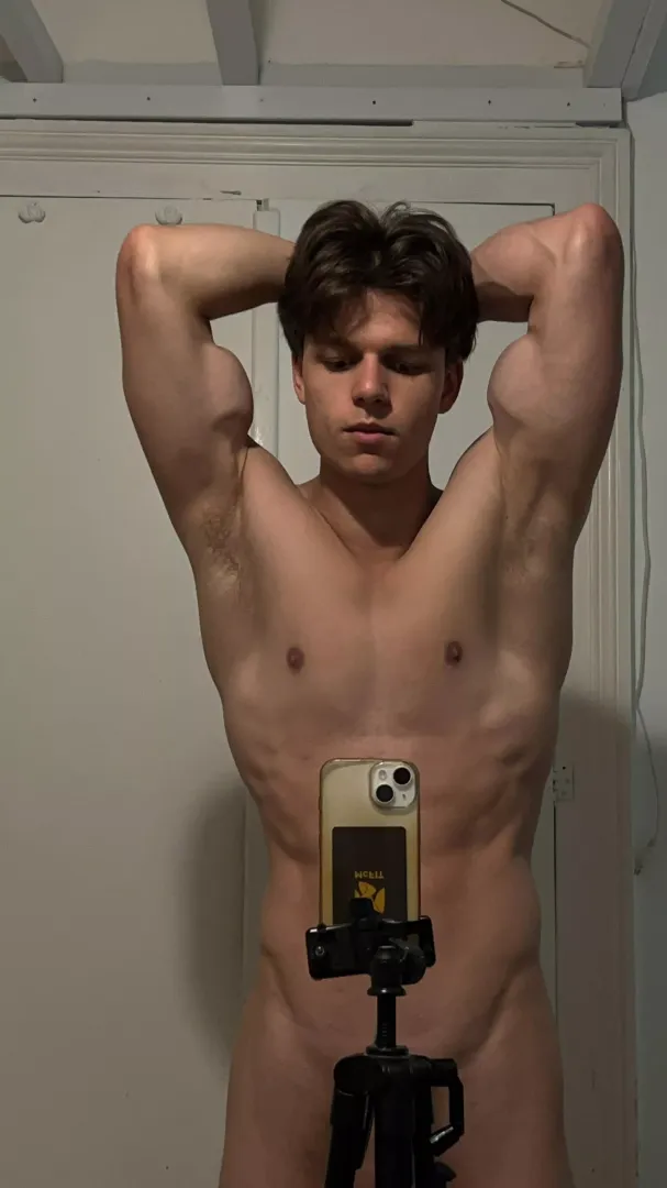 (20)Would you lick my pits?