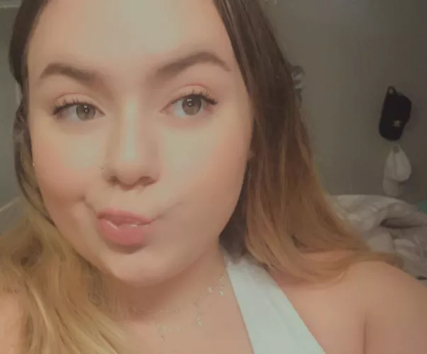 20yr old slut gf up for trade. Hopefully you can trade me yours aswell. I'm also on tele. Chaserrr99