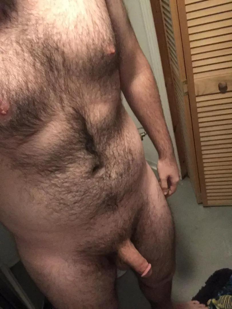 21 do u guys think being hairy is hot?