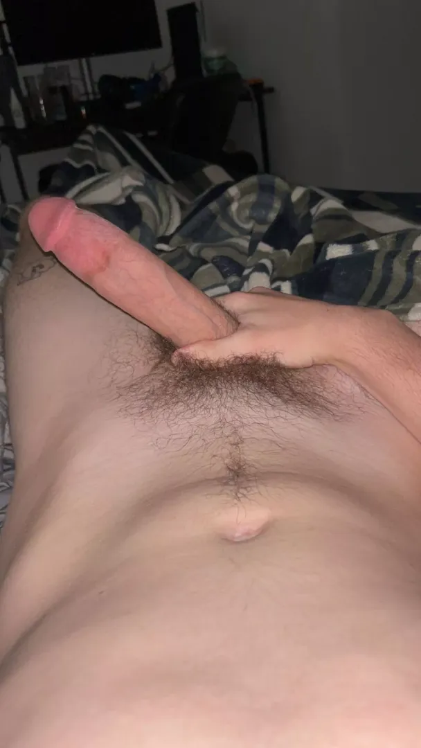 21 hmu so help me out with my morning wood