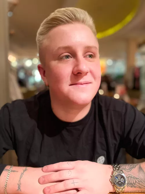 (21) just had a date with a fan