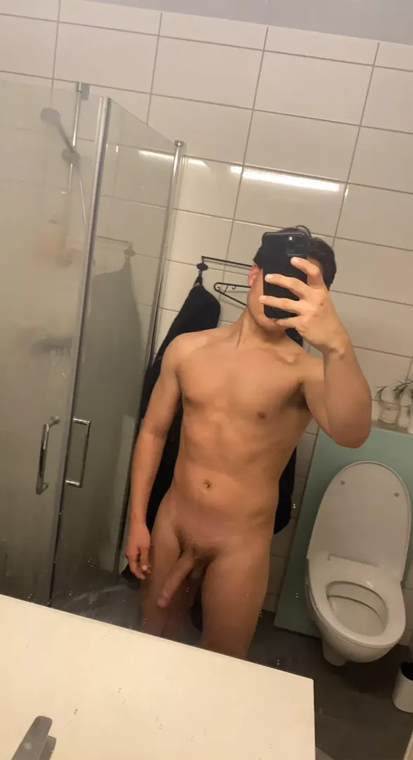 21 M
