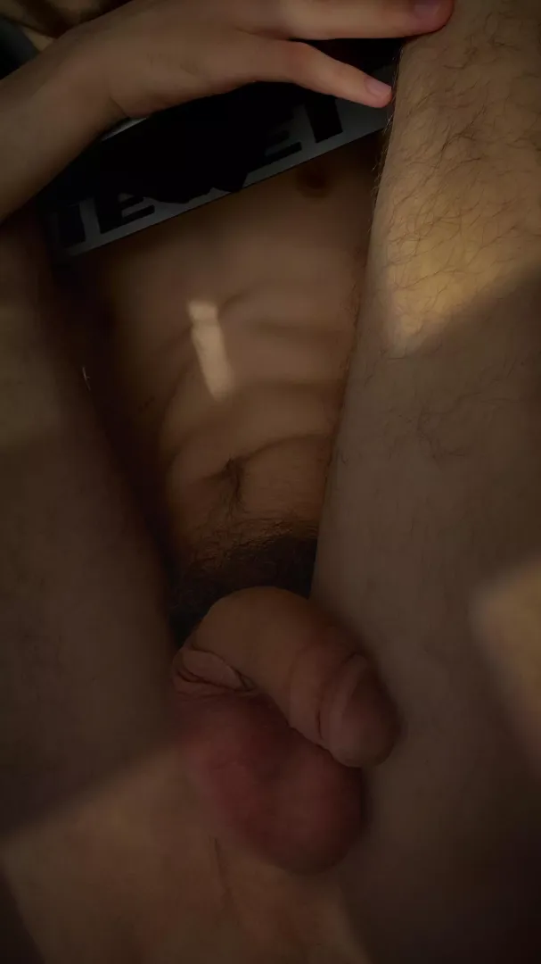 [21] my pubes need your tongue