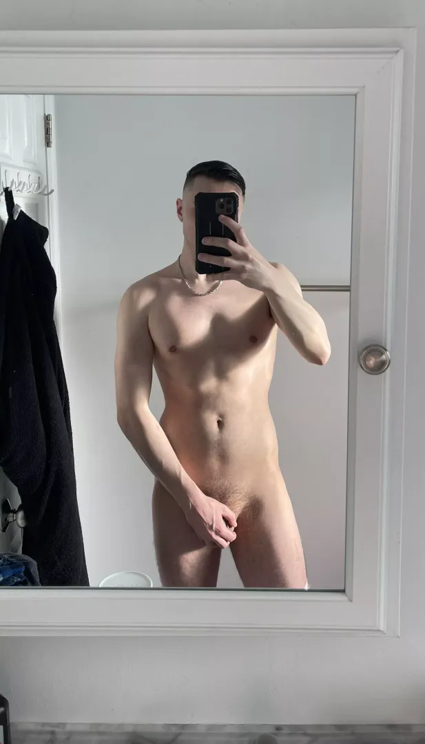 (21) Need a bro, any takers? 😅
