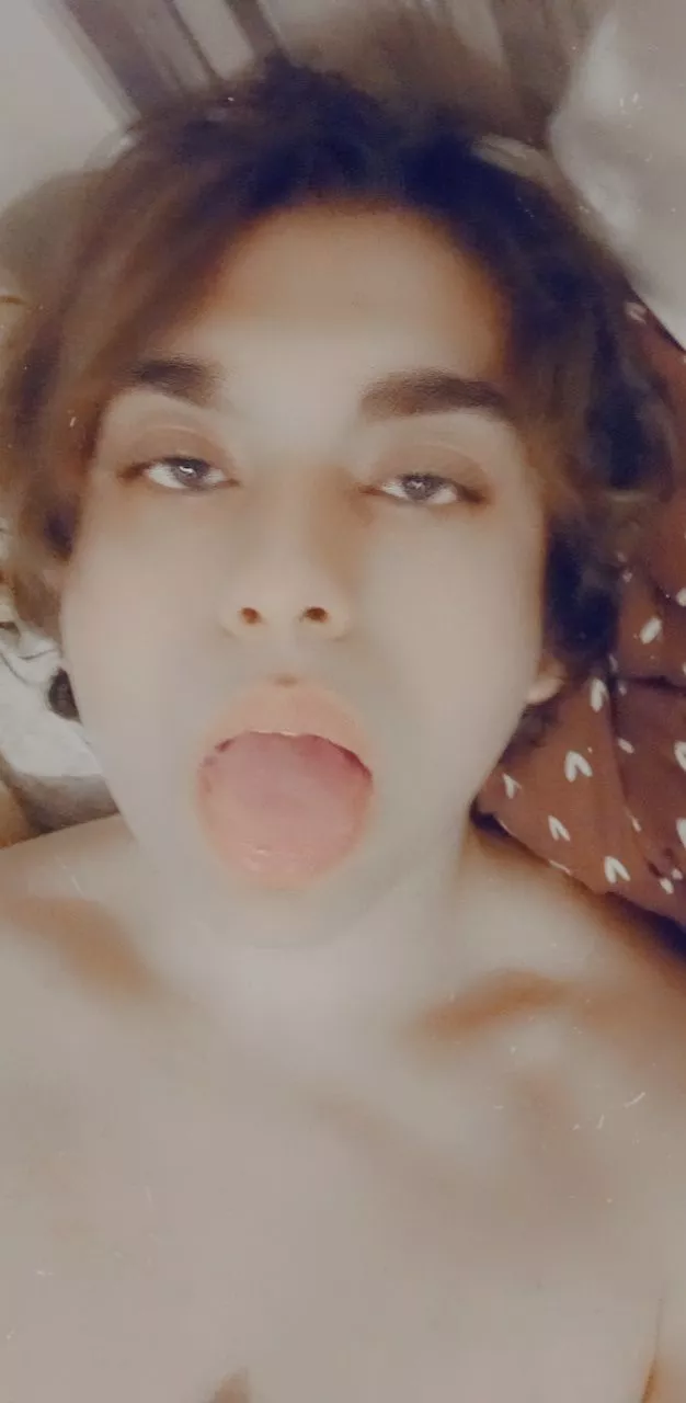 [21] need a dad to fuck my throat balls deep and nut all over my Cockhungry bitchboy face 😩 need some dick in my dms 🤤