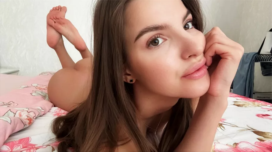 21f I hope my smile is as big as my booty