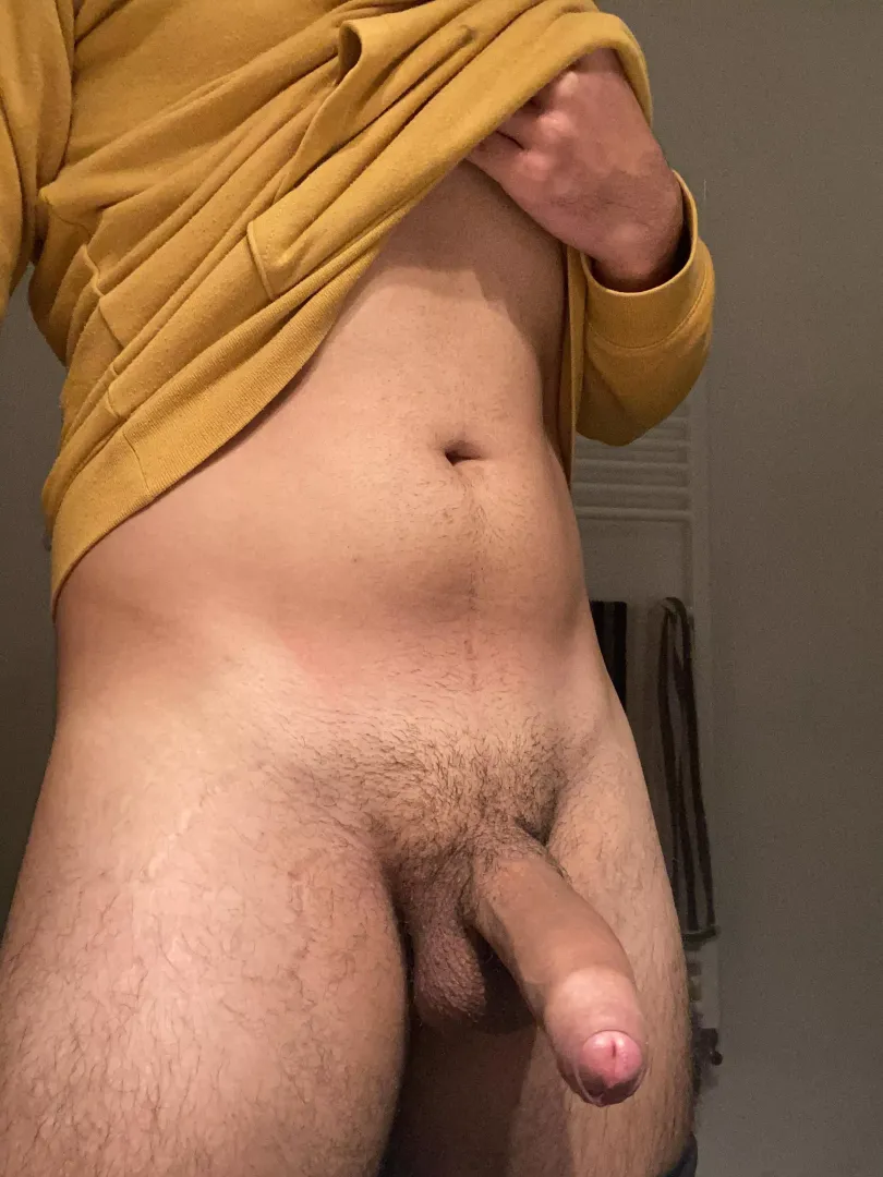 22 Dom looking for a bubble butt to show off for me sc: domd9195