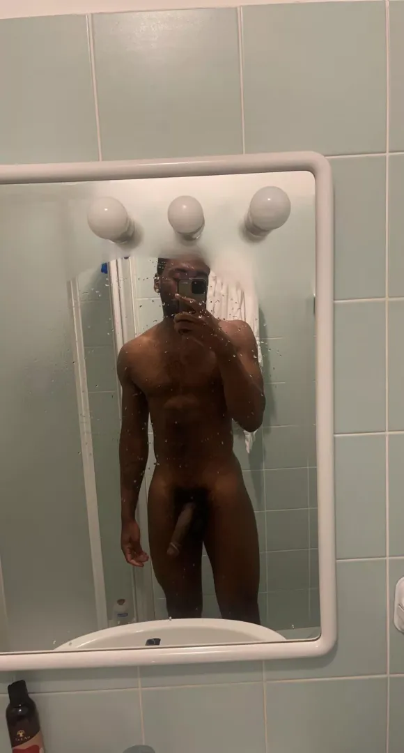 [22M] Horny and Looking