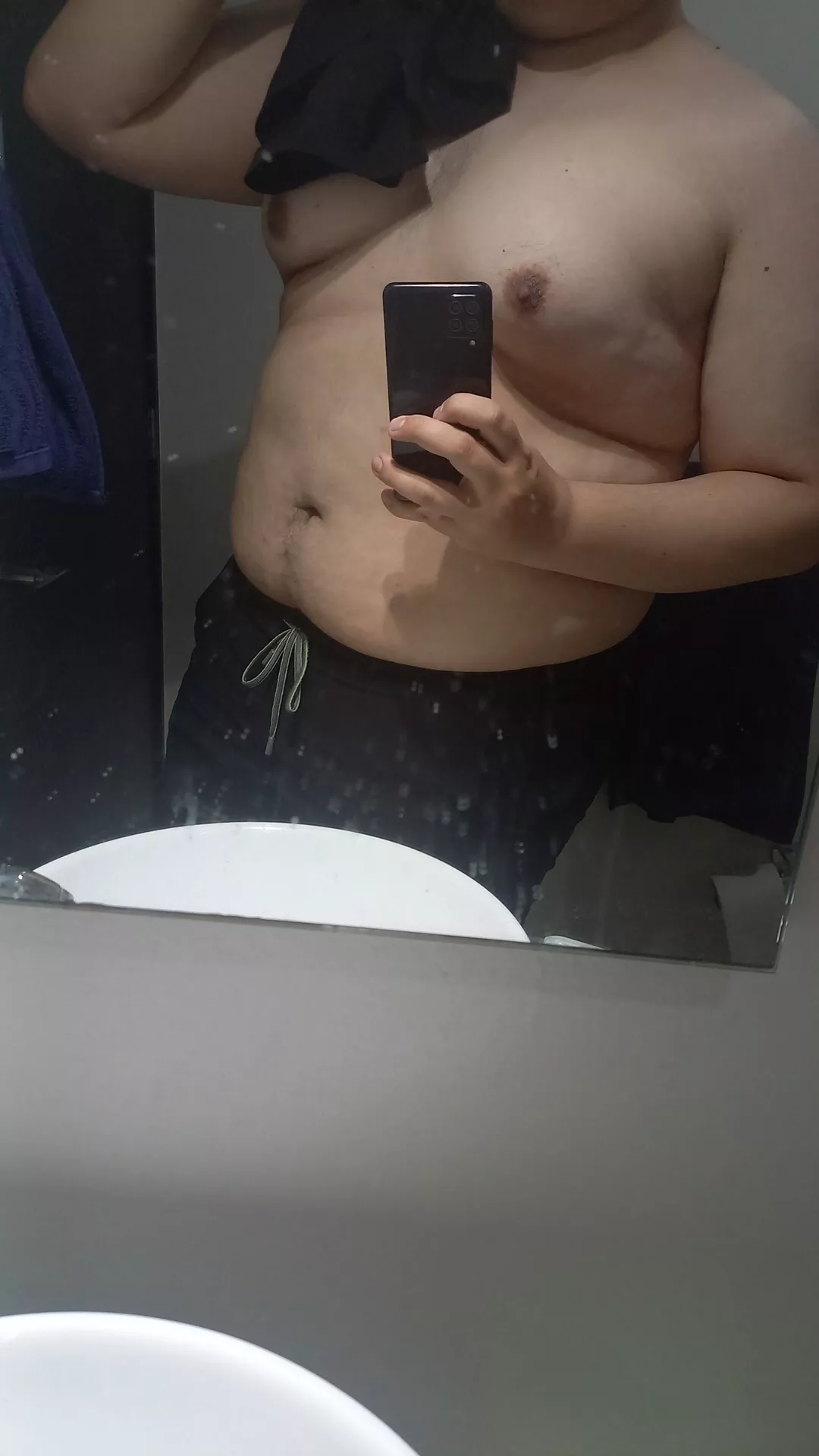[22M]. Just taking a shower after a long day at hospital. Wanna relief some stress with a young doctor?