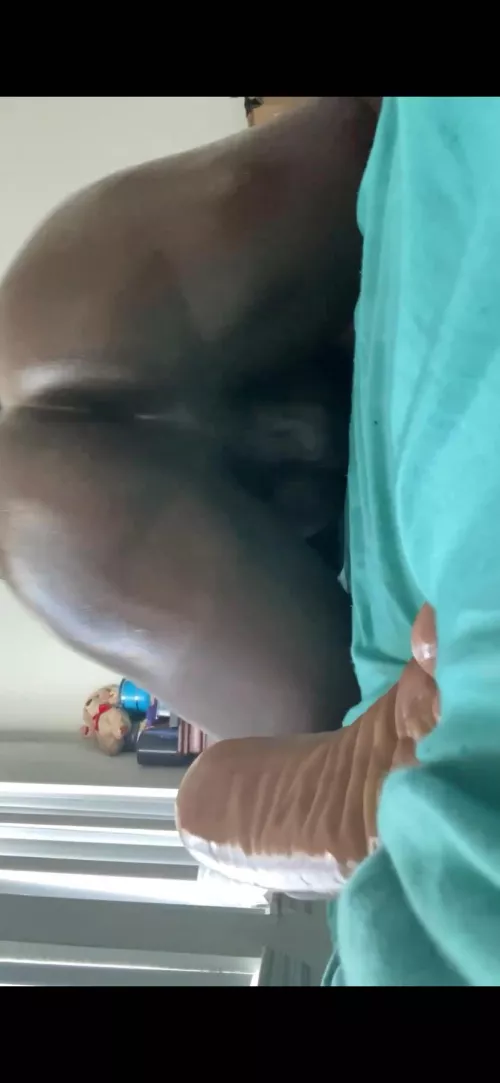 23 chub black bottom shaking ass for hung guys only snap:stinewalk