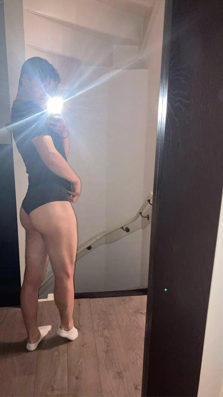 (23) Dutch slutty bottom