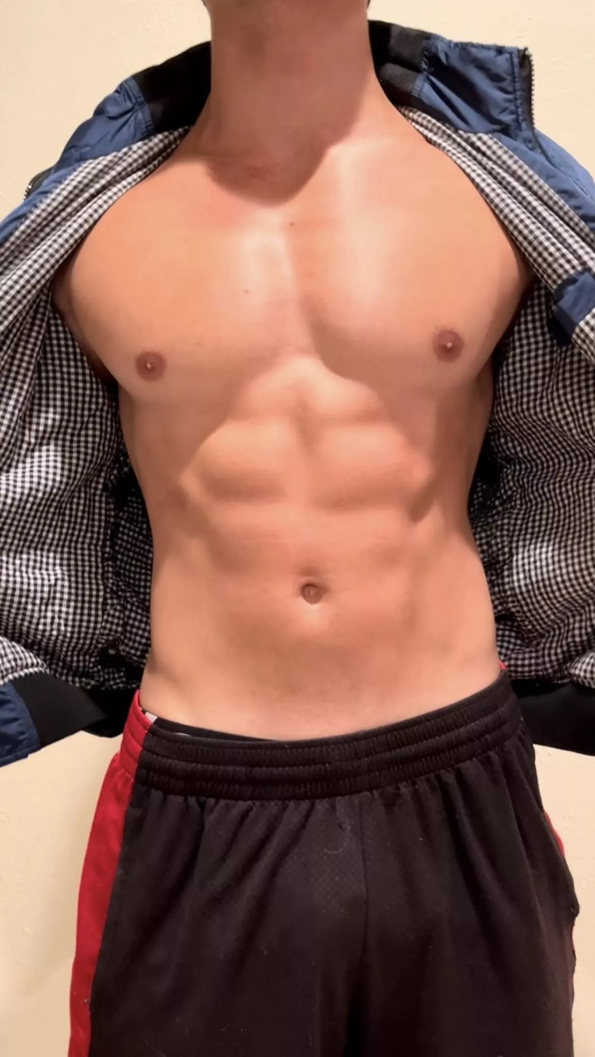 (23) Opening my coast guard jacket for a little ab check at 6’3 217lbs 😎😈