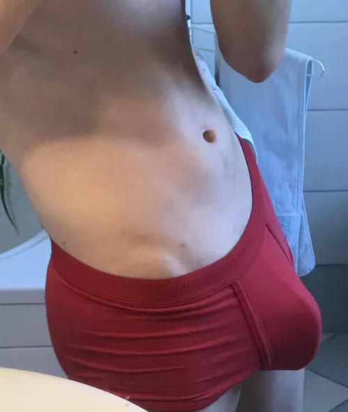 23, red