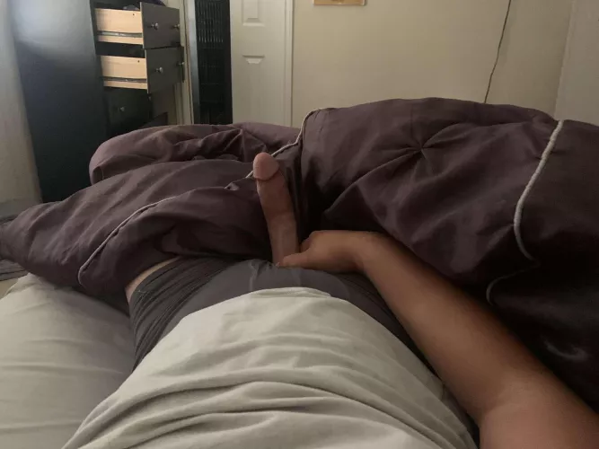 23 someone worship this bwc till i cum my snap is mudkips.fin