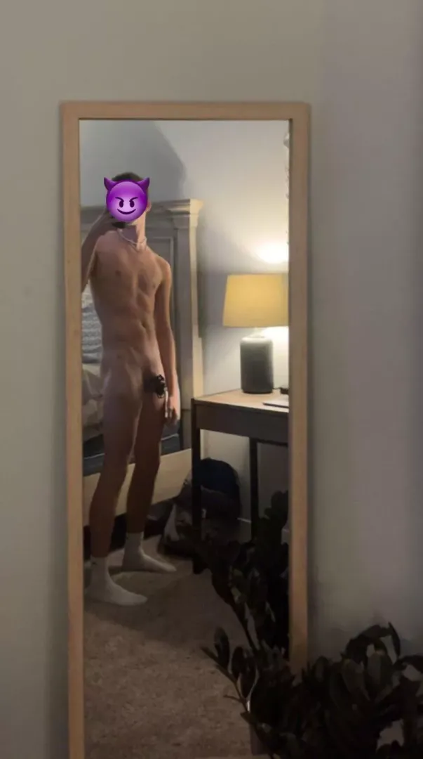 23 sub twink bottom looking for a long term dom