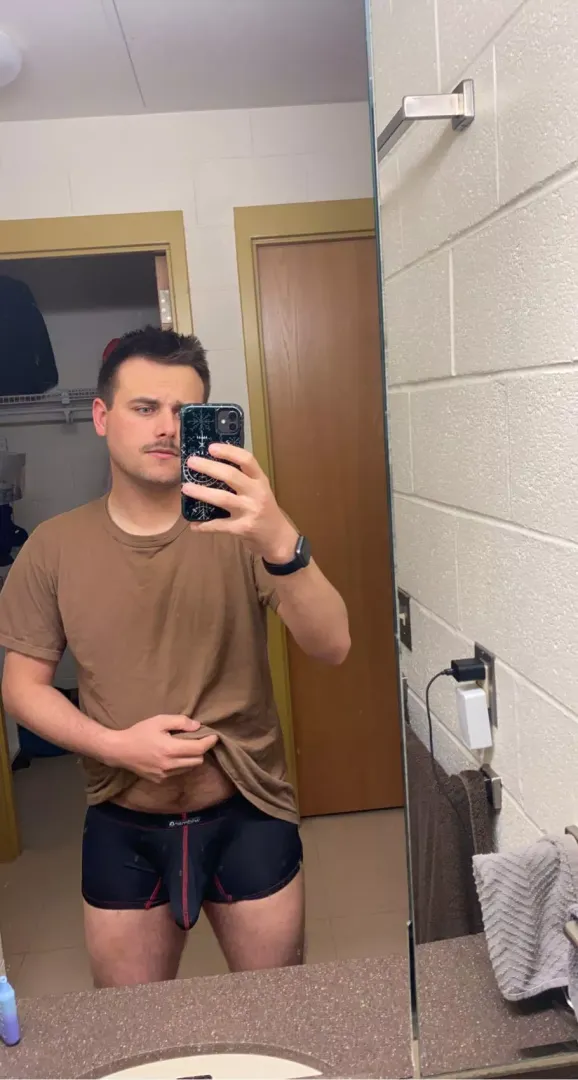 23 Va bored hmu