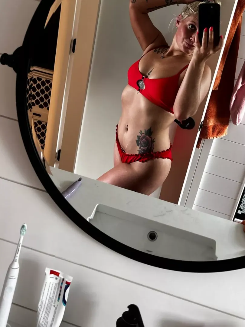 23f needs older man 