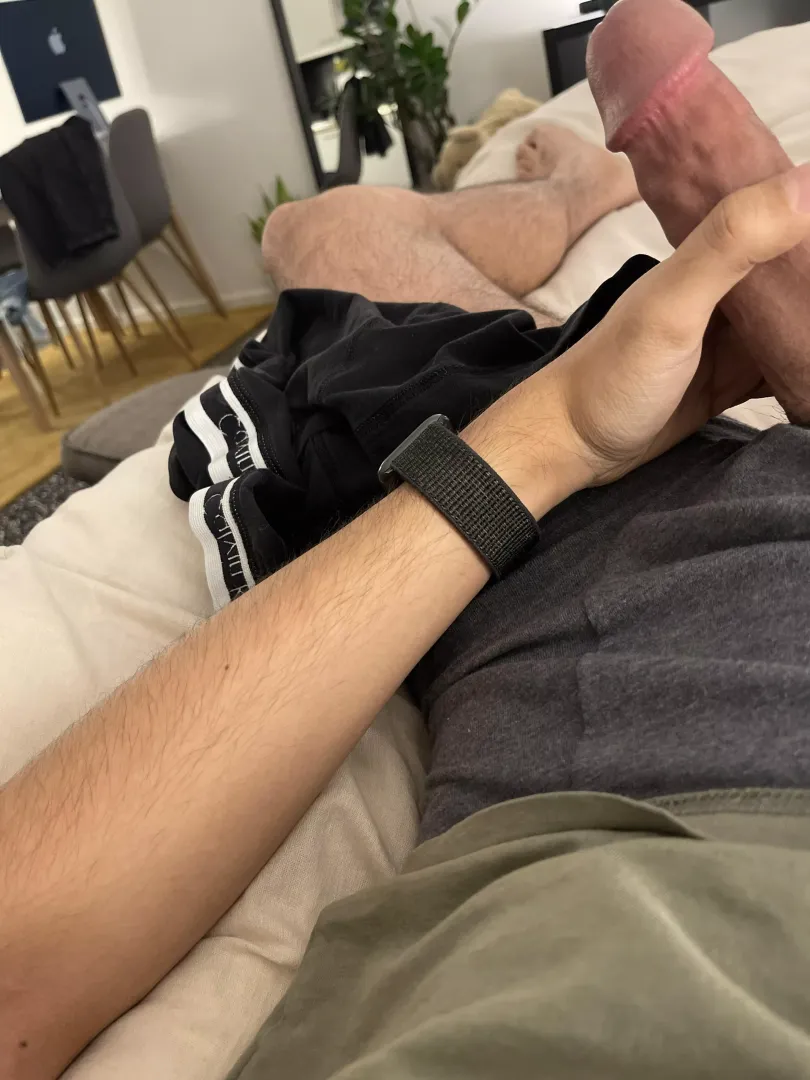 23M from Sweden. I’m a bit shy