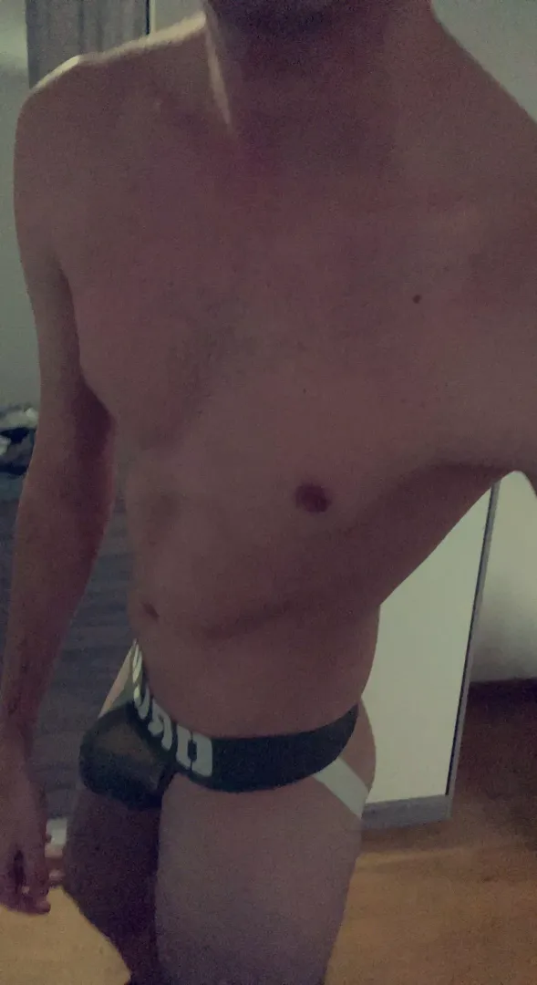 24 france. Looking for a strong dom or a hot bro now. Send asl and face when you add. Sc is yoursexygay