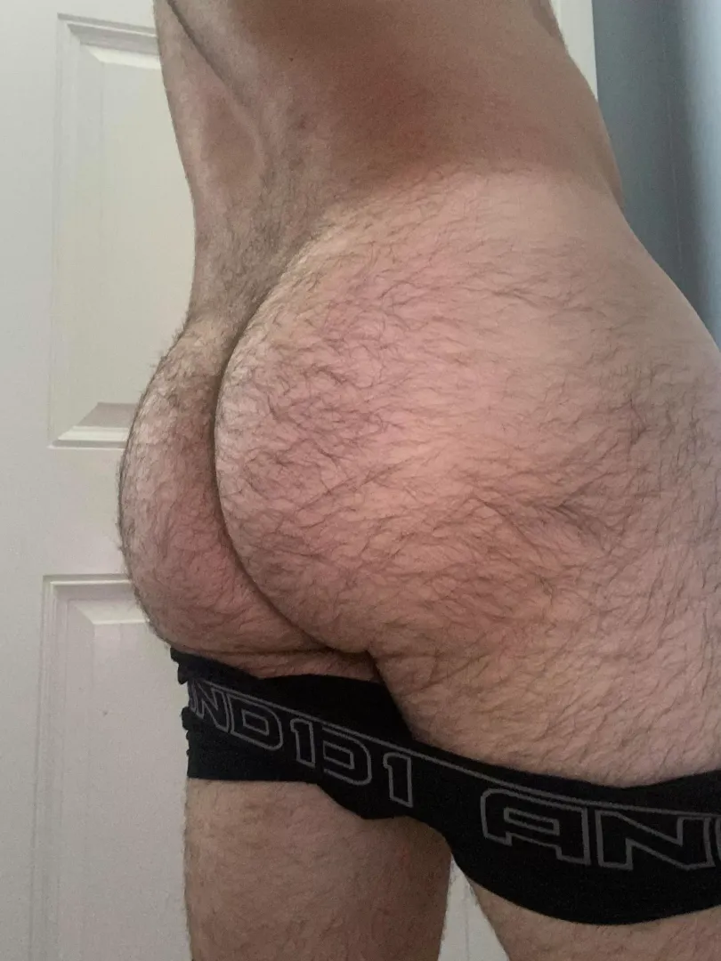 24 have anywhere I can put this? 🍑 DMs are open
