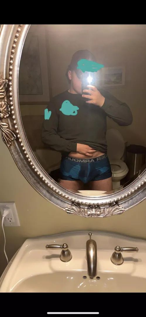 24 I need a daddy to control my bladder and tell me how to piss. 18-24