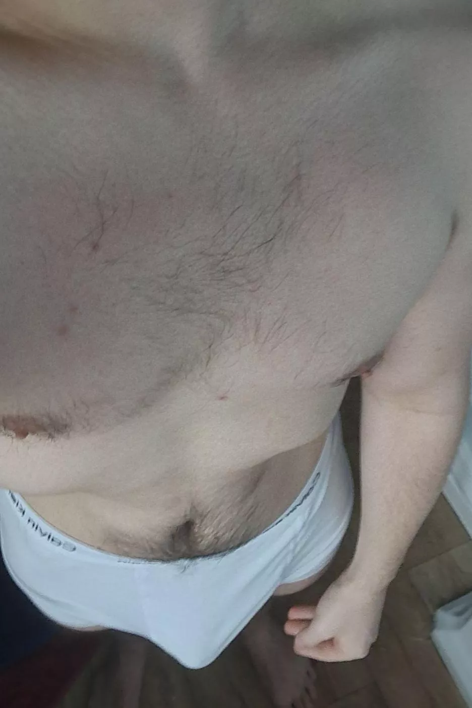 24 m uk str8 top looking for chubs, superchubs, smooth, fat ass, femme or nerd. Want somebody to help me explore