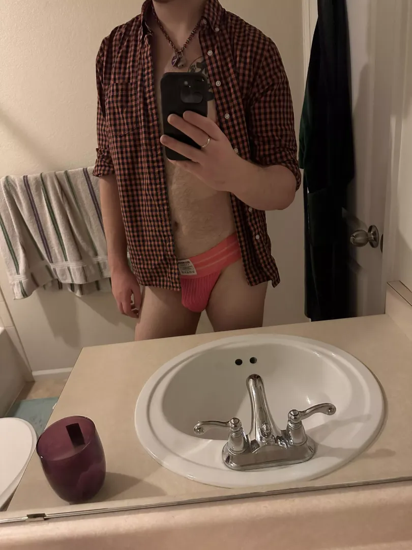 (24) my look tonight at the bar