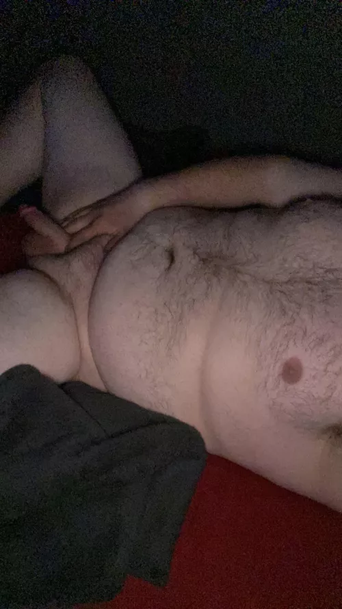 24 need a big ass to help me cum hmu