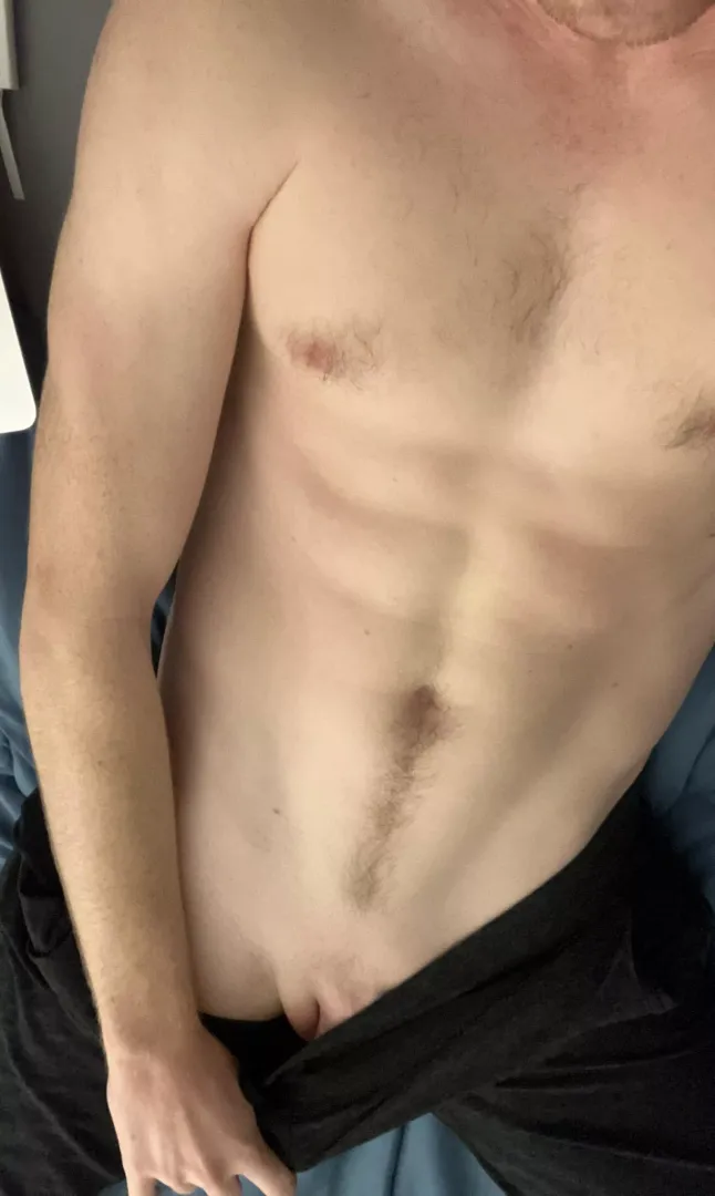 [24] sub just shaved and love to show off dm me 😘