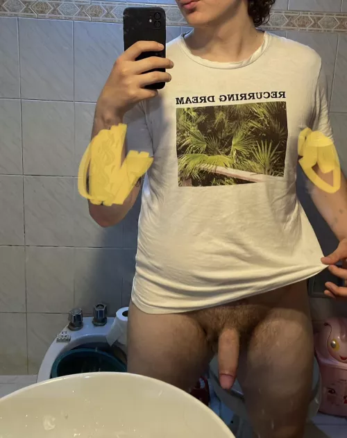 24 yo. Dm me. Let’s talk hehe