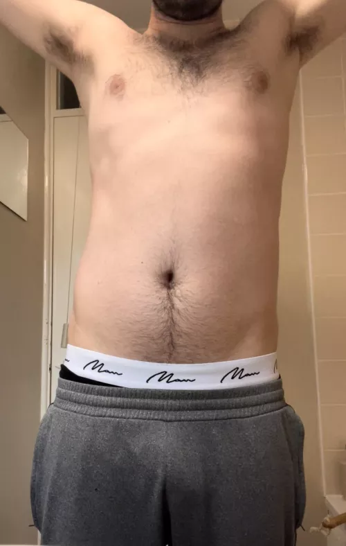 24 yrs old. Big cock. Have I got you drooling? Dms open 😈💪🏼