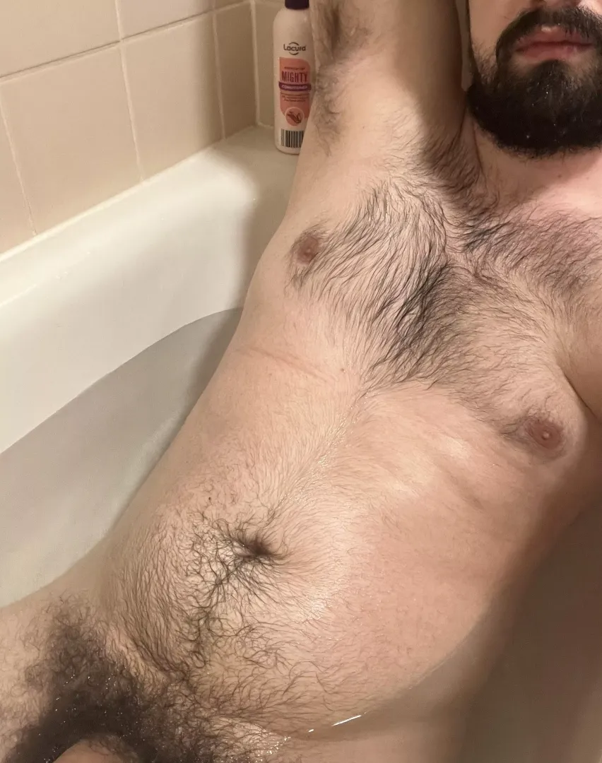24M. England. 6ft3. Alpha. Check me out 😈💦 Dms open
