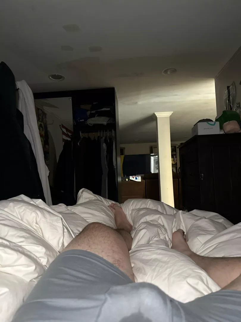 24m so horny. dm me:)