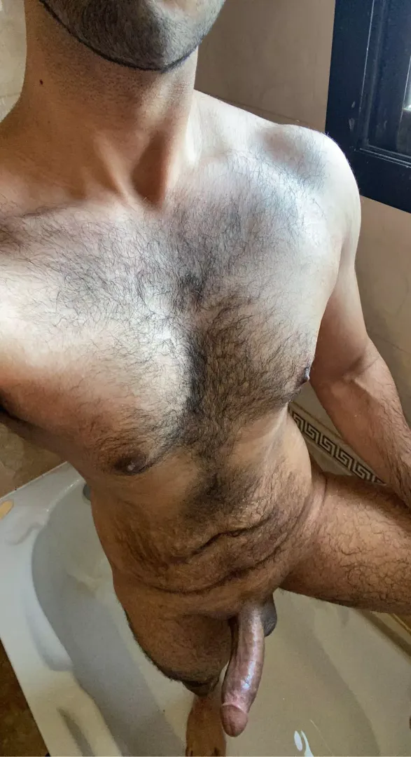 25 hung daddy looking for smooth bottom. Twinks & Fems++ SC: mmsyn6