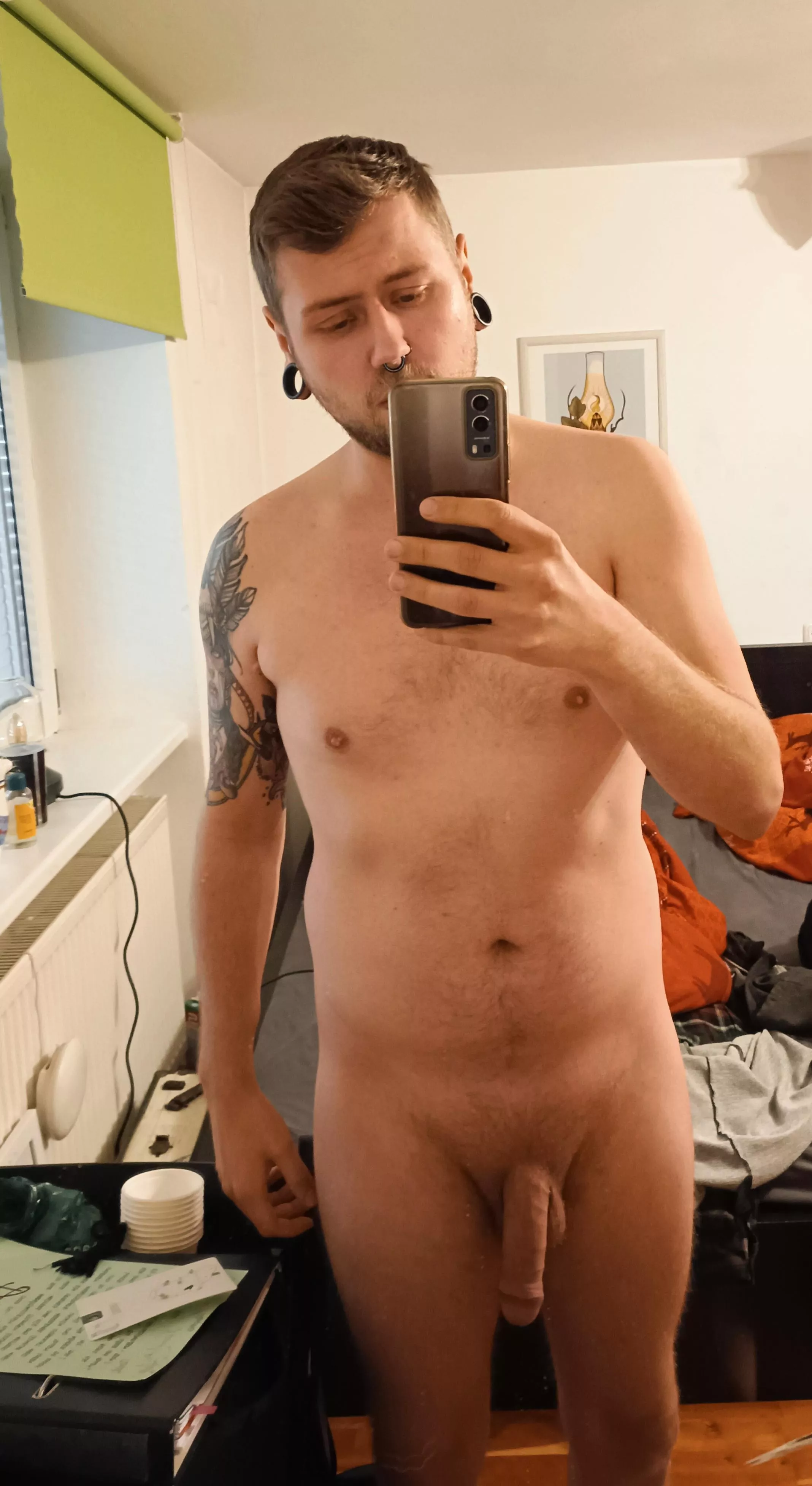 25 (m) first post here