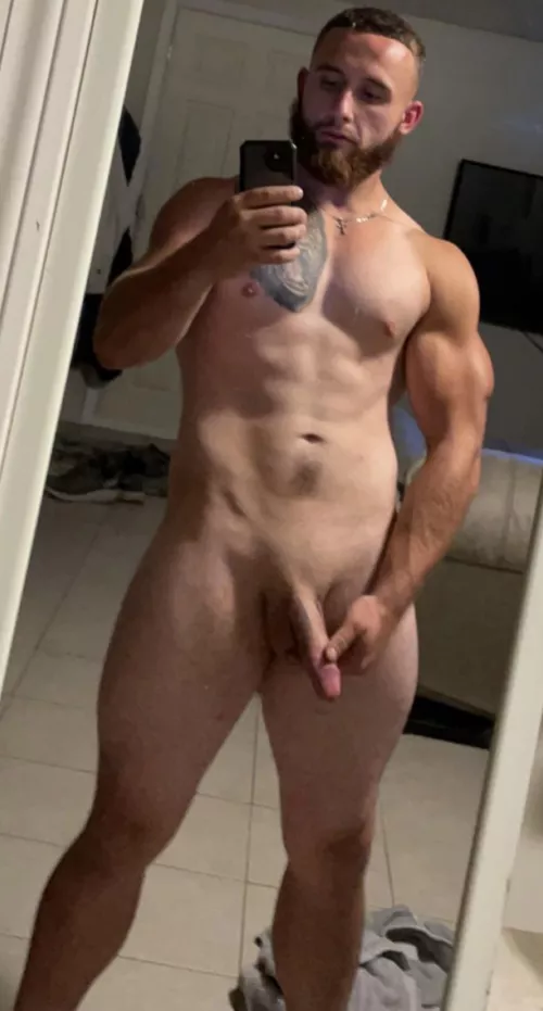 [25] Need a gym bro to cure my curiosity 😏