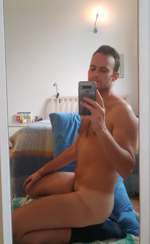 [25] On my knees patiently waiting for a fellow otter to have fun with me... who's joining me?