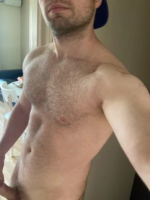 25 uk gym guy need a verbal bro to chat as I stroke this hard cock. Tylerjaygym