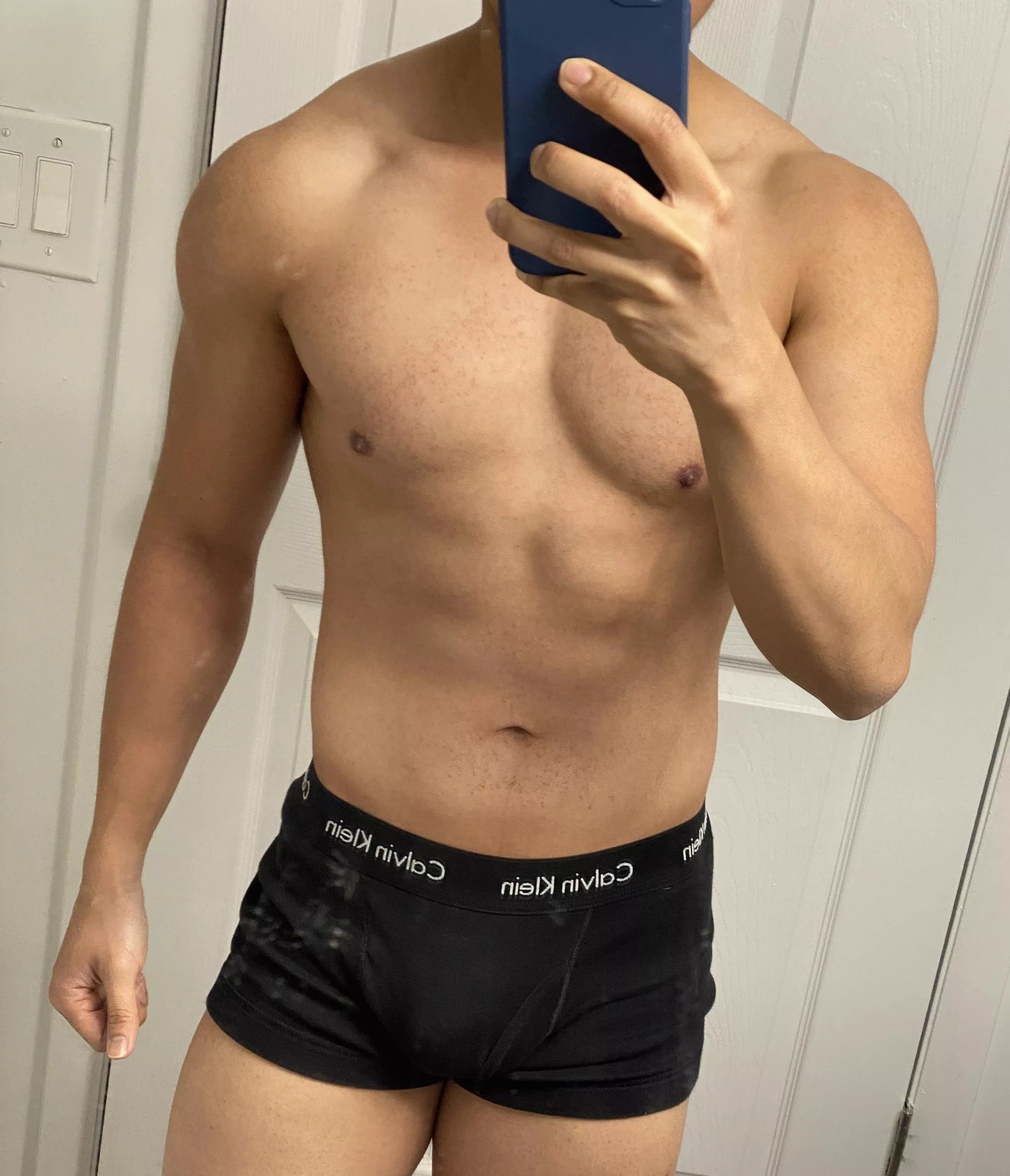 25M looking for fit/muscular. Send pic and ASL. @jack_isen22