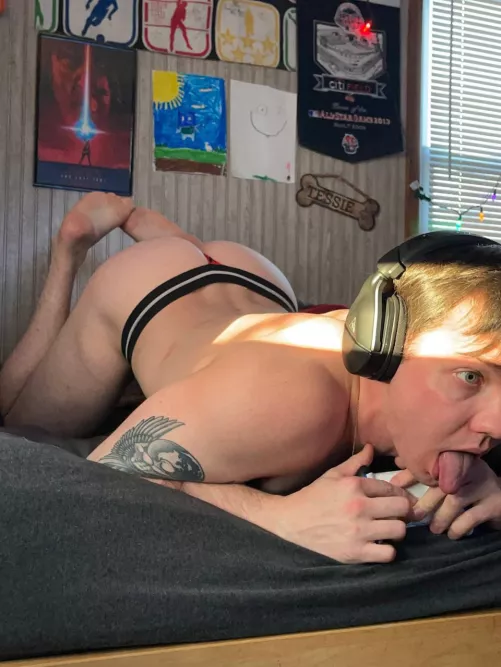 [26] You walk into my room and catch me gaming like this. What happens next?
