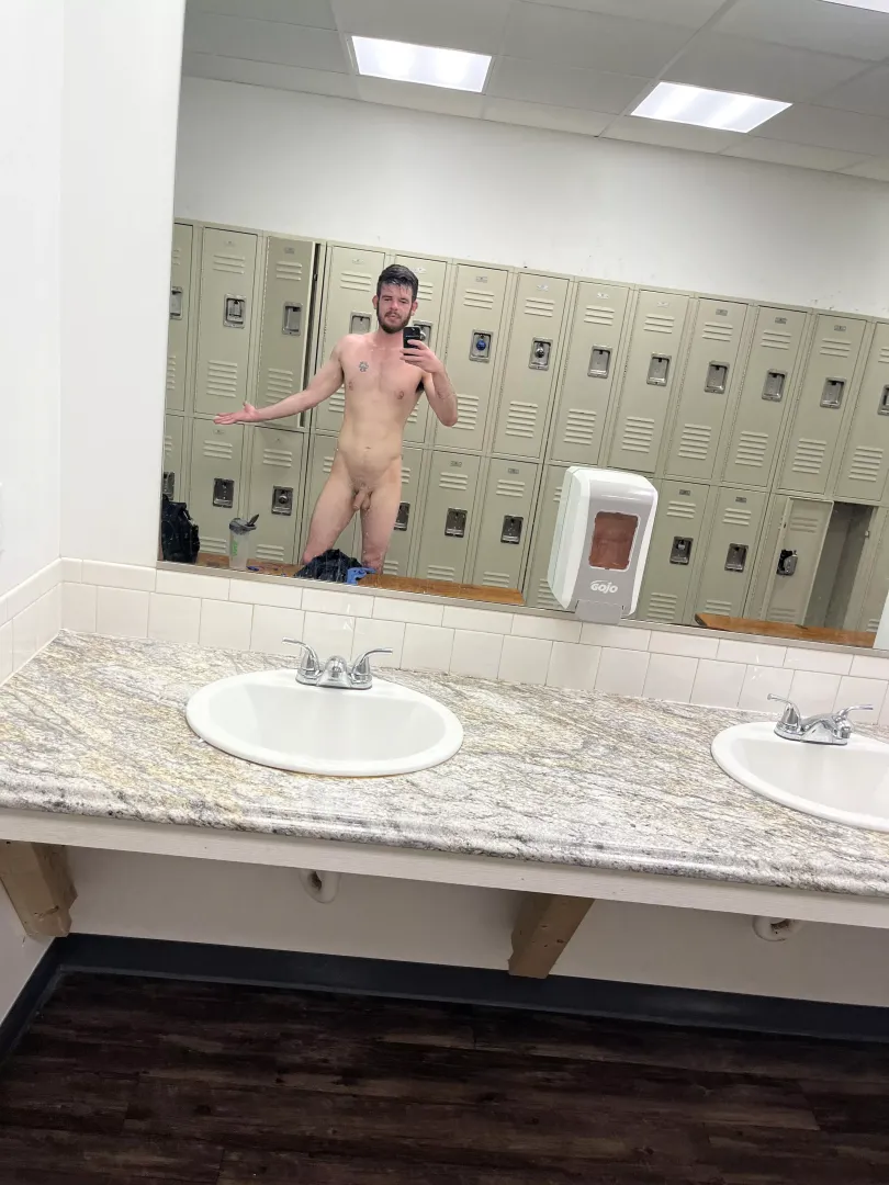 27 I just want someone to watch me cum so I feel pretty :) d-nuggins
