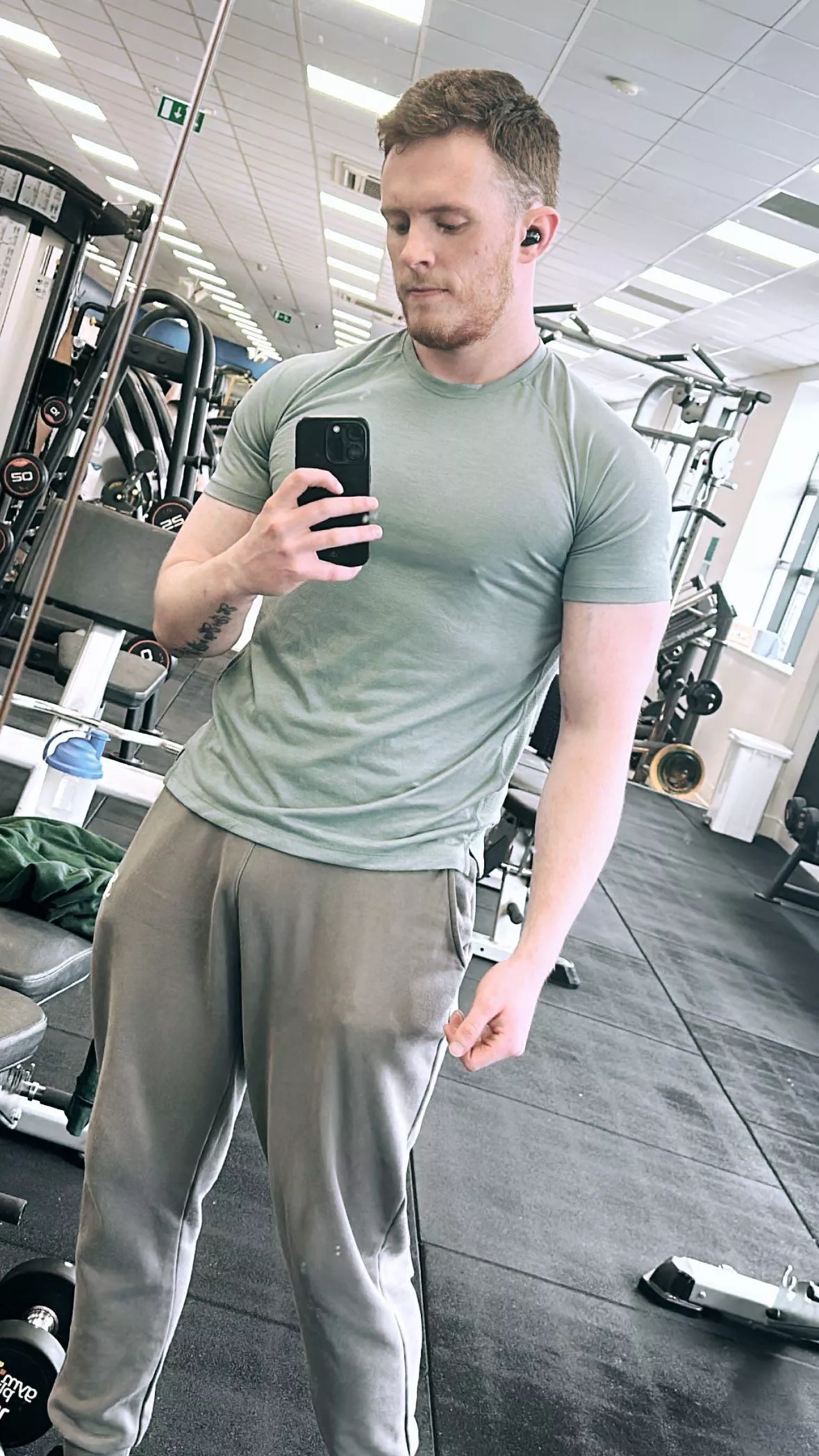 27 M Ireland, Hard and looking to make guys cum. Snap with face Davidreilly08