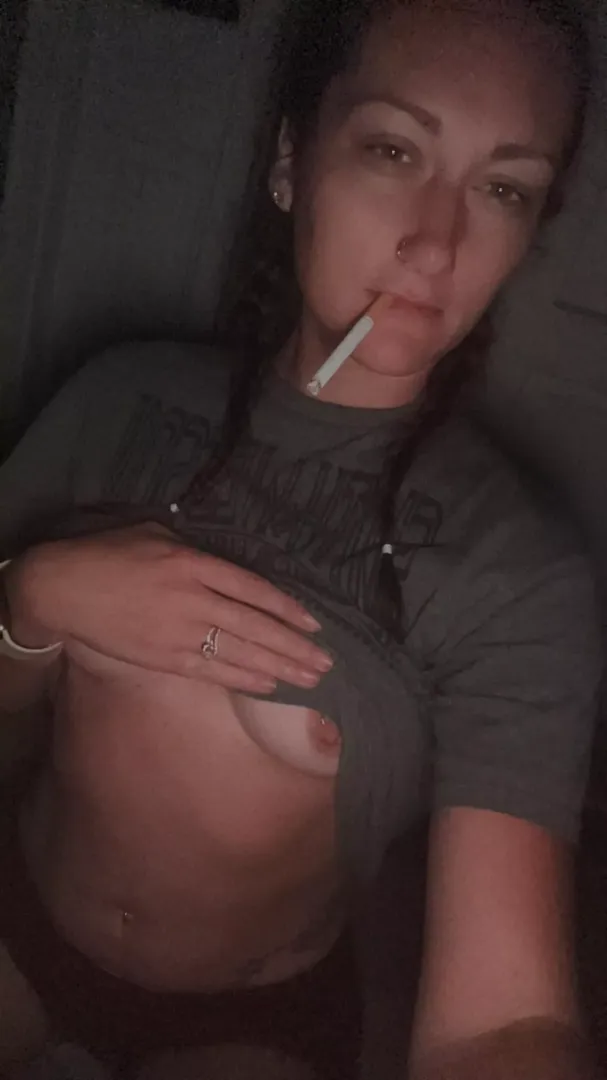 27, milf, that smokes, is that okay?🙈😘